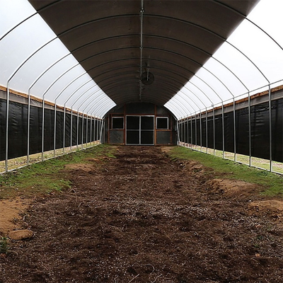 Qualità  PE Film Poly Tunnel Automated Blackout Light Deprivation Greenhouse For Herbs fabbrica